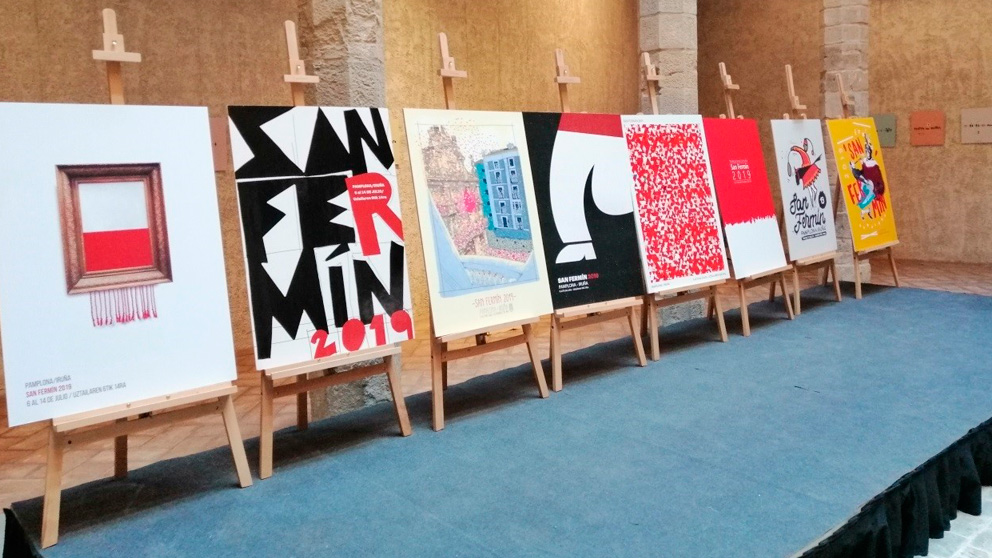 Los ocho carteles que participan en el concurso del que saldrá elegido el cartel de los próximo Sanfermines. Foto: Europa Press