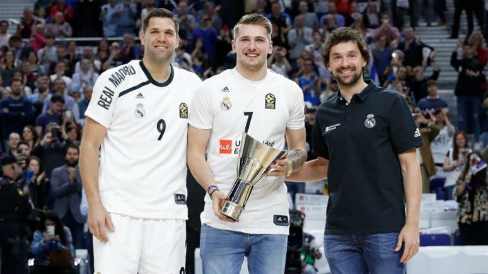 Felipe Reyes y Sergio Llull recibieron a Doncic.