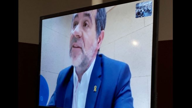 Al PSOE le llueven los apoyos desde la cárcel: Sànchez ofrece como «socio estable» a JxCat