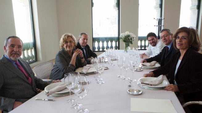 Comida de Manuela Carmena con ex alcaldes de Madrid en 2016. (Fotos. Madrid)