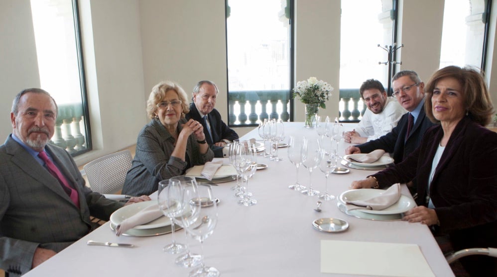 Comida de Manuela Carmena con ex alcaldes de Madrid en 2016. (Fotos. Madrid)