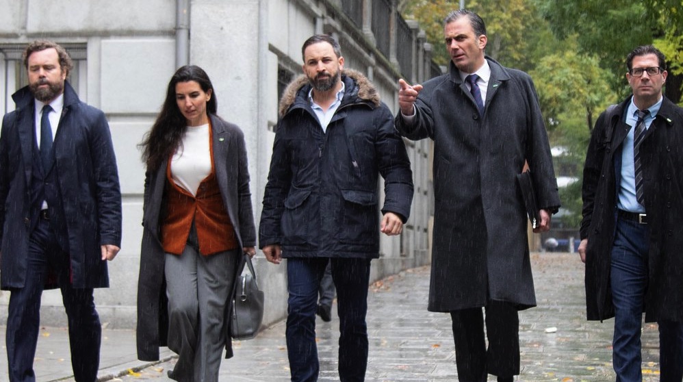 Rocio Monasterio, Santiago Abascal y Javier Ortega Smith (Foto: VOX).