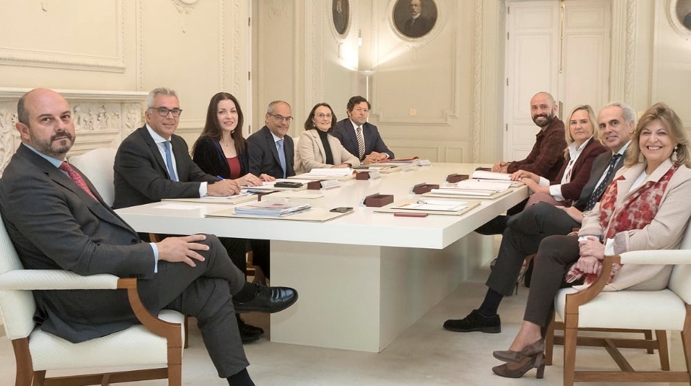 Pedro Rollán presidiendo el Consejo de Gobierno de la Comunidad de Madrid en la Puerta del Sol. (Foto. Comunidad)