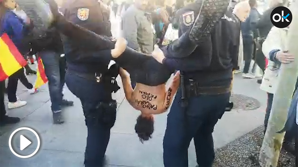 Las feministas radicales son desalojadas por la Policía