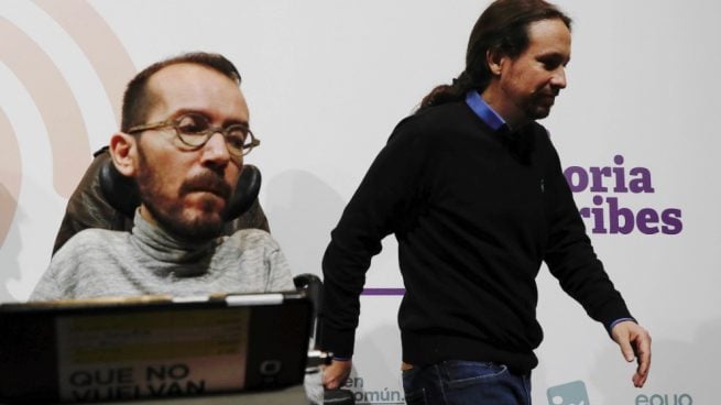 Pablo Echenique y Pablo Iglesias. (Foto: EFE)