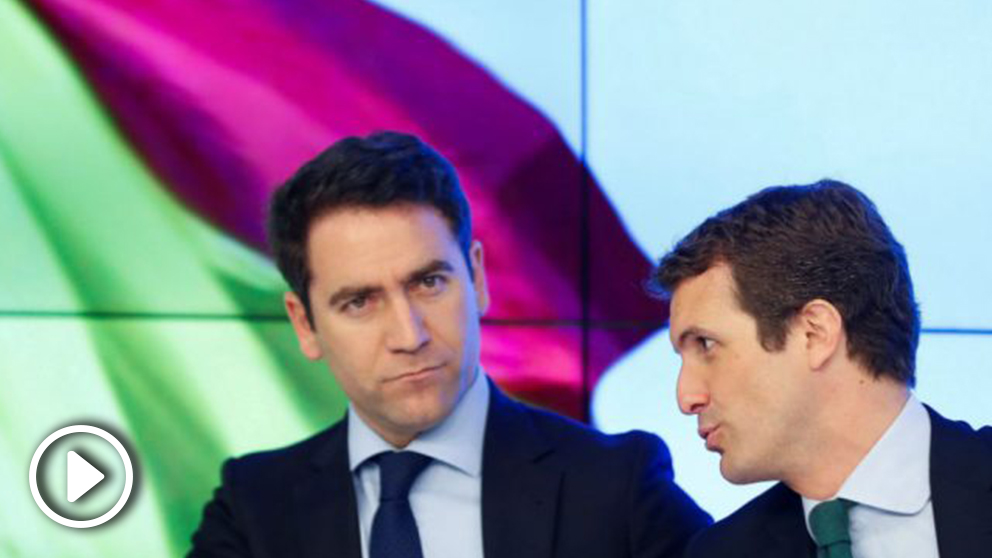 Pablo Casado conversa con Teodoro García-Egea