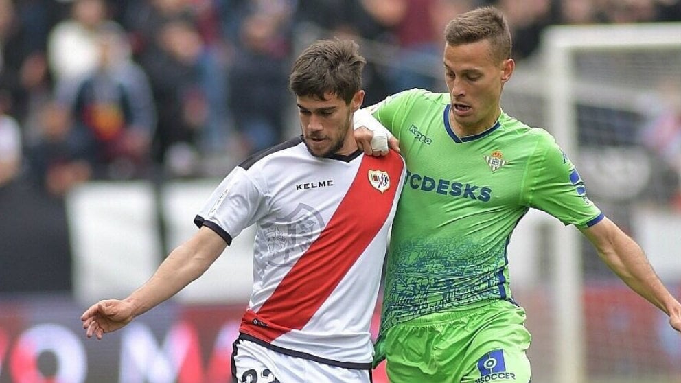 José Pozo con Sergio Canales (Rayo Vallecano)