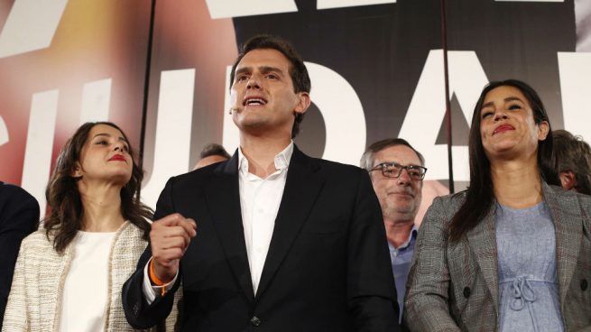 Albert Rivera, Inés Arrimadas y Begoña Villacís celebran los resultados de Ciudadanos el 28-A. (EP)