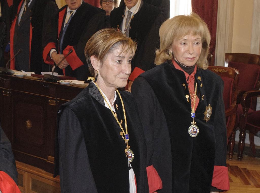 Victoria Ortega Benito, presidenta de la Abogacía, junto a la ex vicepresidenta del Gobierno Fernández de la Vega