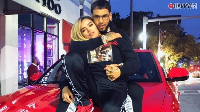 Anuel AA y Karol G, víctimas de un fuerte y multimillonario robo en un hotel