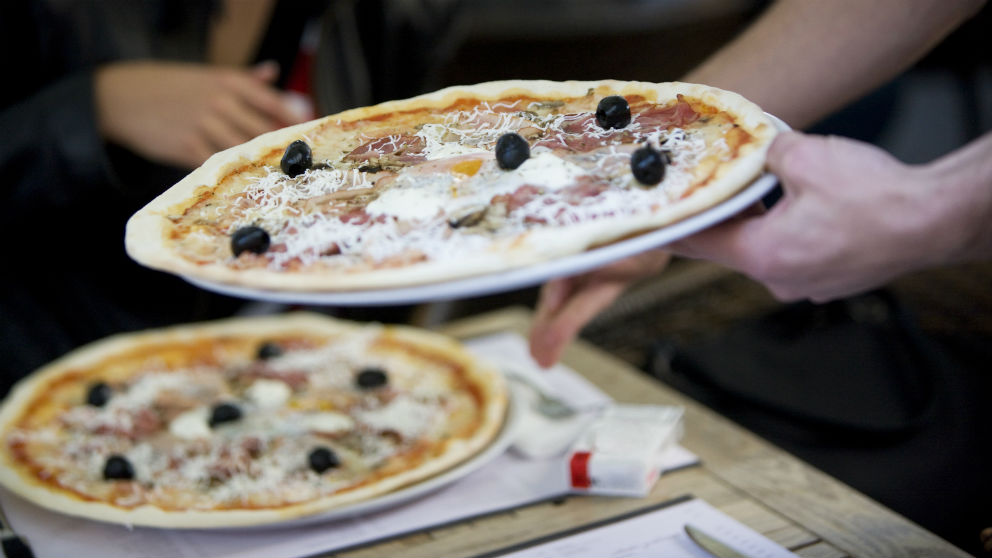 Pizza con aceitunas negras (Foto: iStock)