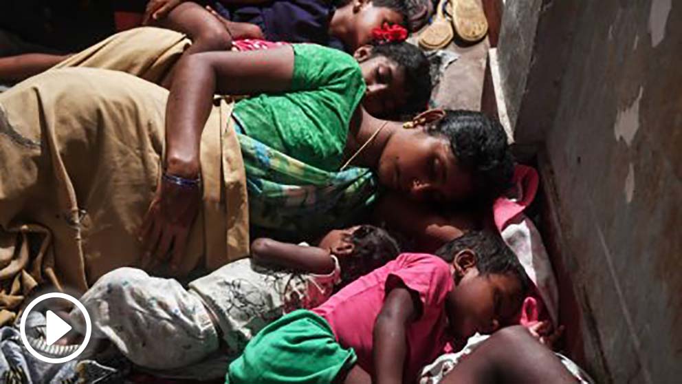 Las autoridades indias han habilitado refugios para la población evacuada a causa del ciclón Fani