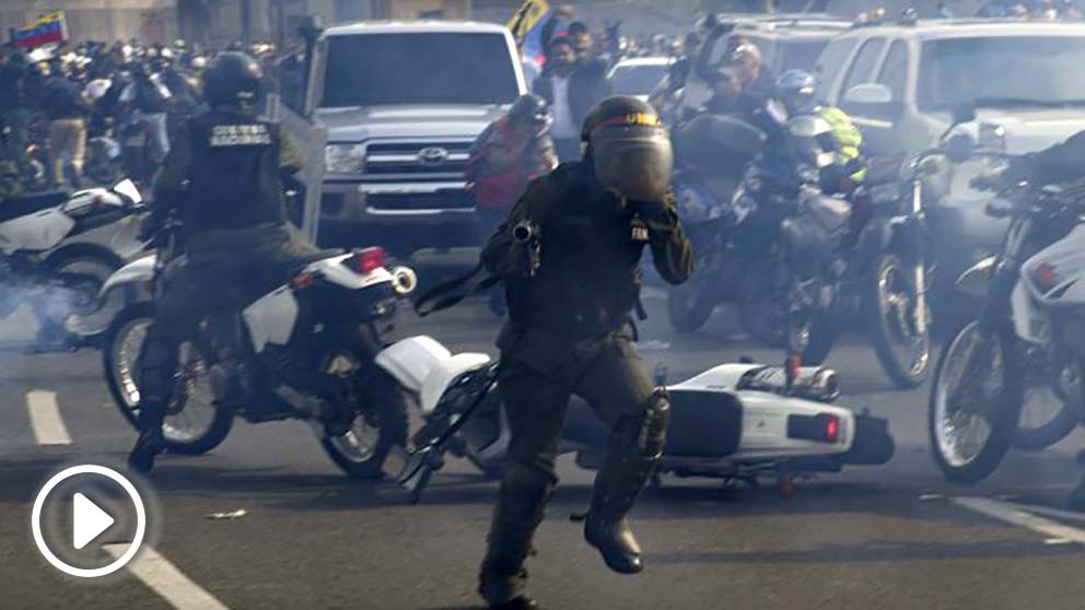 Enfrentamientos en las calles de Venezuela tras la liberación de Leopoldo López. Foto. AFP.