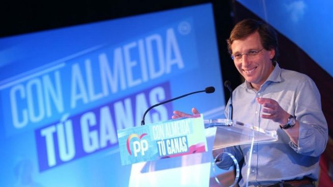 José Luis Martínez Almeida, este sábado en un acto en Villaverde.