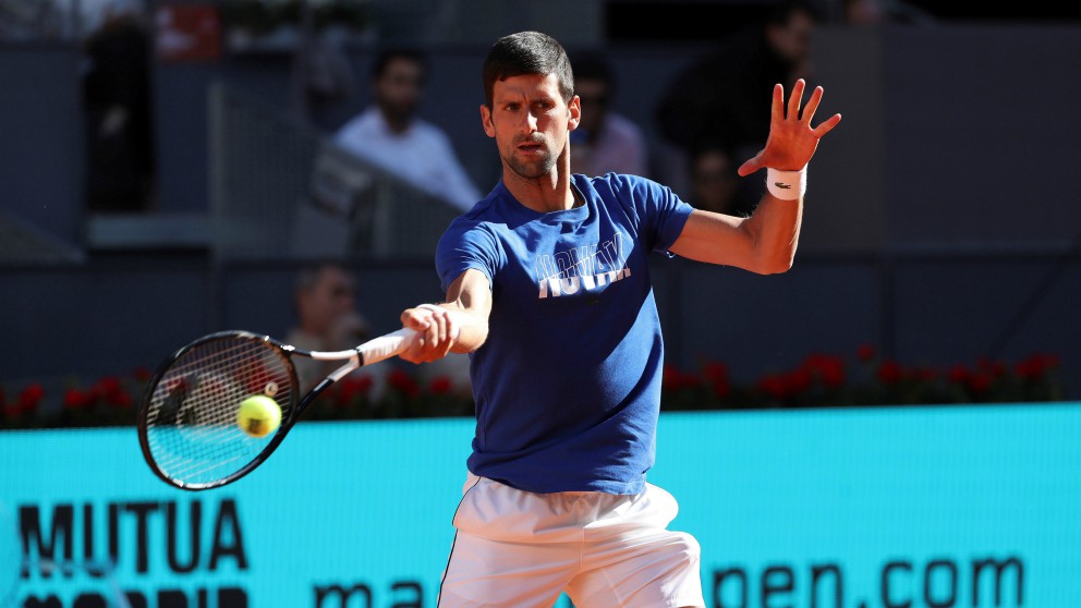 Novak Djokovic se entrena en el Mutua Madrid Open. (EFE)