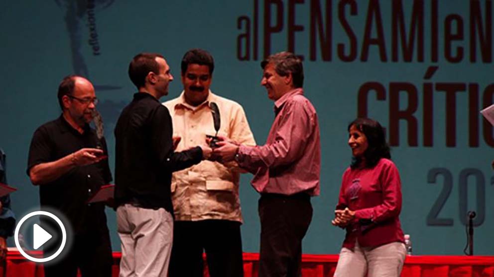 Luis Alegre y Carlos Fernández Liria con Nicolás Maduro.