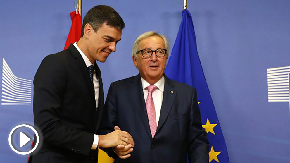 El presidente Pedro Sánchez y Jean-Claude Juncker, presidente de la Comisión Europea. (EP)