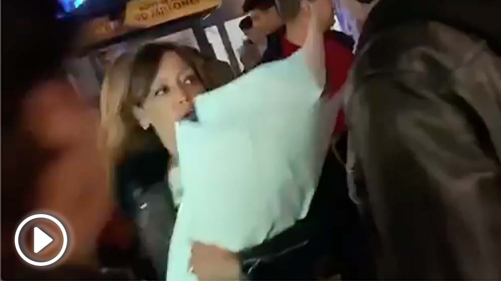 Escenas de tensión durante la pega de carteles de Alcorcón.