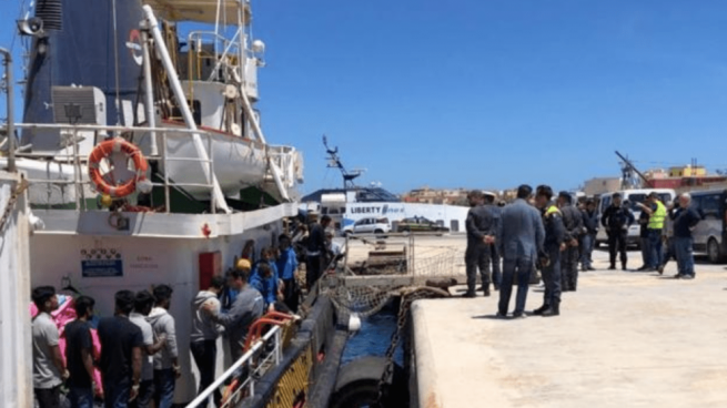 Ascienden a 75 los inmigrantes muertos tras naufragar en las costas de Túnez