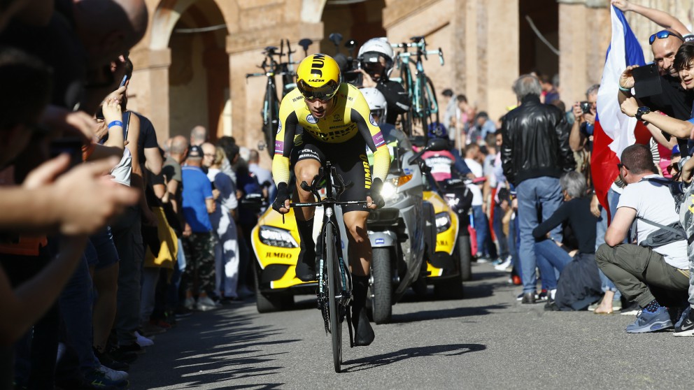 Roglic se llevó la primera etapa del Giro de Italia. (AFP)