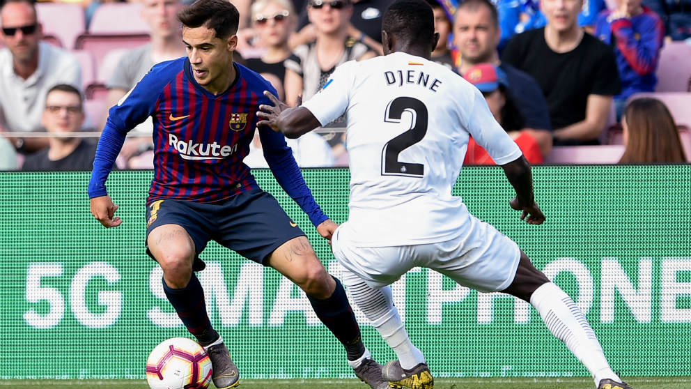 Coutinho, silbado por el Camp Nou, en un momento del partido ante el Getafe. (Getty)