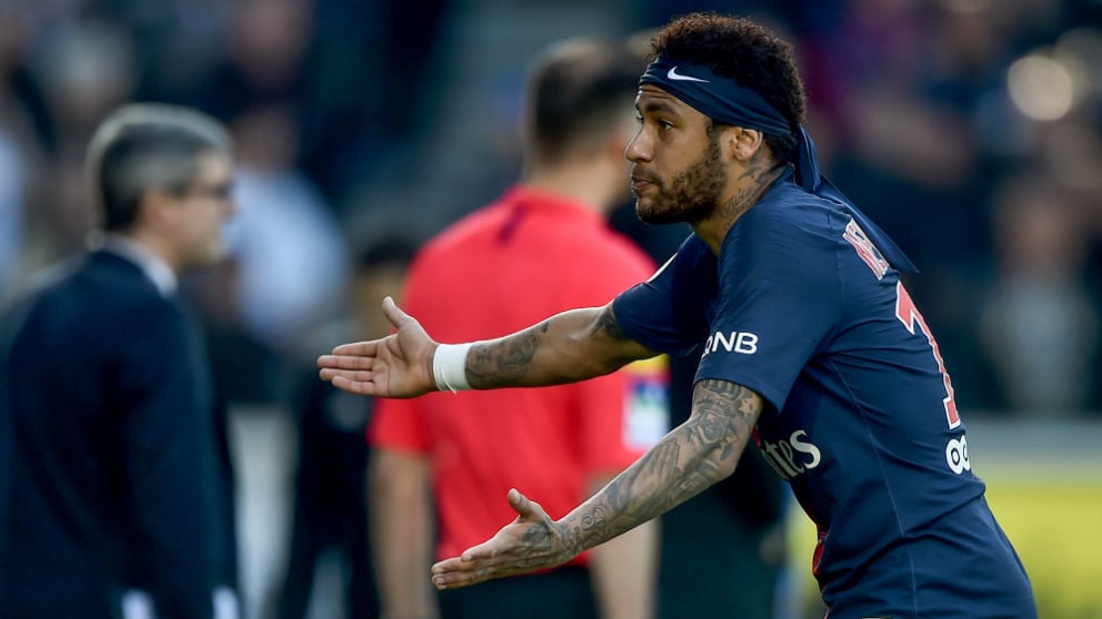 Neymar, durante un partido con el PSG. (AFP)