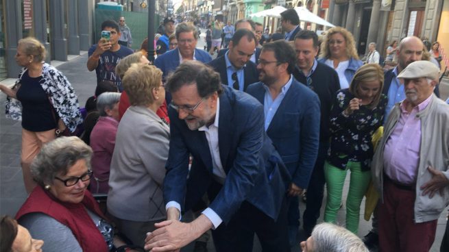 Paseo triunfal de Rajoy en Las Palmas: «El PP es el partido al que llaman cuando llega la crisis»