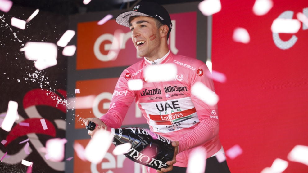 Valerio Conti celebra su victoria en la sexta etapa del Giro de Italia. (AFP)