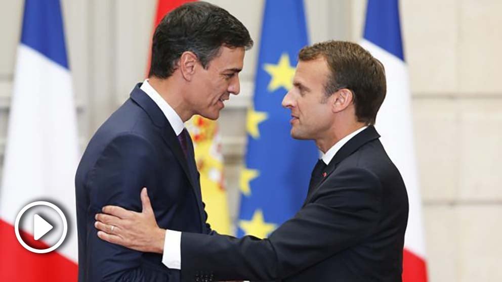 Pedro Sánchez y Emmanuel Macron. (Foto: AFP)