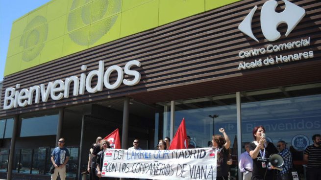 El primer cierre de un híper en España y un nuevo CEO inquietan a los empleados de Carrefour