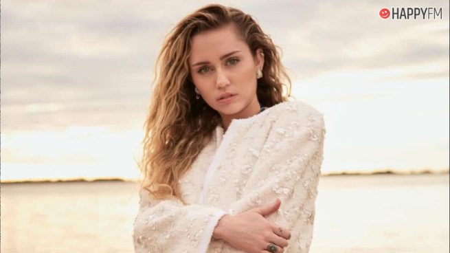 Miley Cyrus confirma en Instagram que no ha dejado a un lado un mal hábito