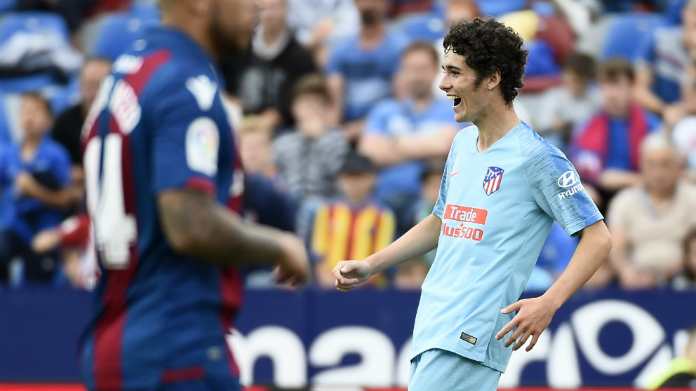 Sergio Camello en su debut con el Atlético de Madrid frente al Levante (AFP)