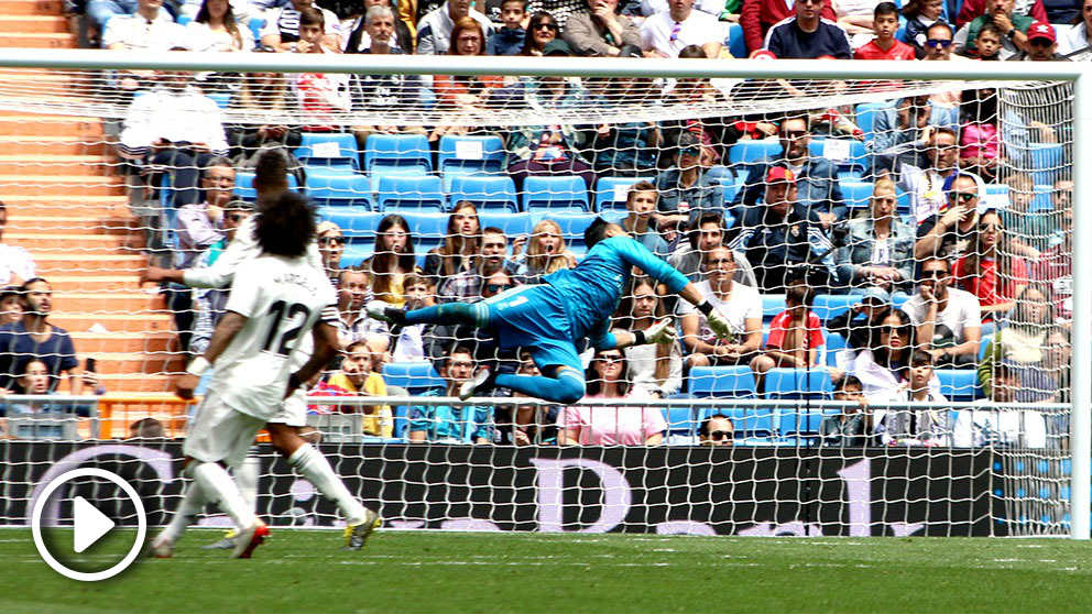 Así se despidió Keylor Navas del Bernabéu (Foto: Enrique Falcón).