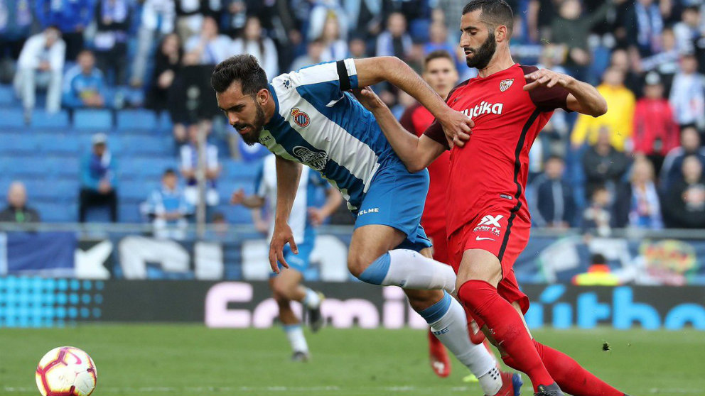 Borja Iglesias en un partido ante el Sevilla (@BorjaIglesias9)