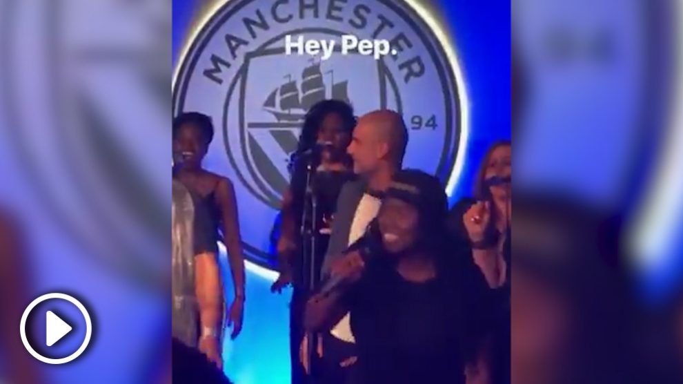 Pep Guardiola bailando ‘Like a Prayer’ durante la celebración del Manchester City