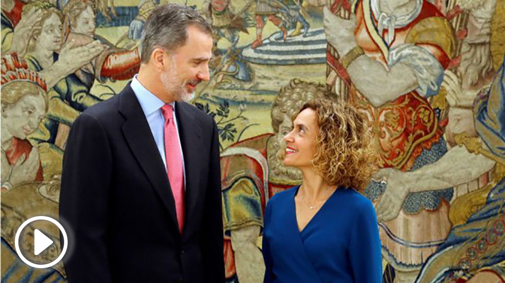 El rey Felipe VI con la nueva presidenta del Congreso, Meritxell Batet, este miércoles en Zarzuela. (Foto: EFE)