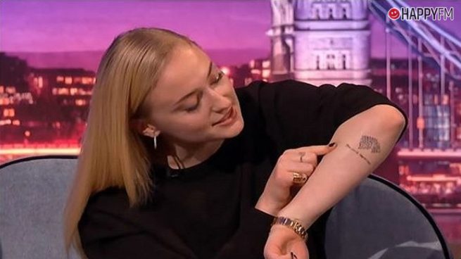 ‘Juego de tronos’: El tatuaje de Sophie Turner resulta ser el mayor spoiler jamás realizado
