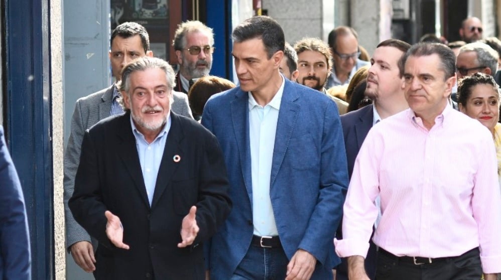 Sánchez junto al delegado del Gobierno en Madrid, José Manuel Franco, y el portavoz del PSOE en el ayuntamiento Pepu Hernández