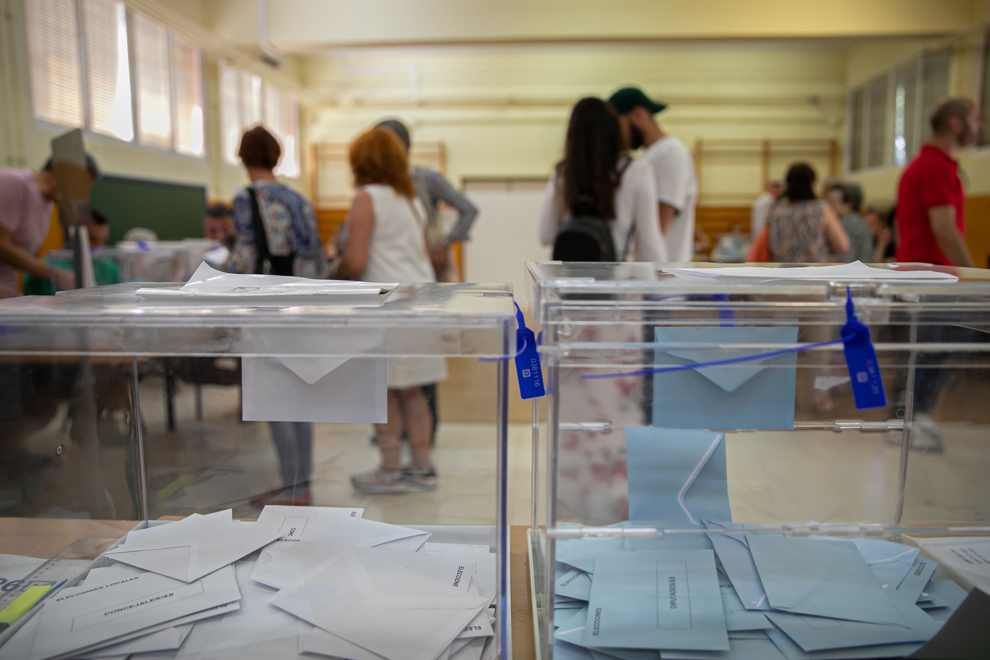 Elecciones Generales 10n Una Agresion Al Presidente De Una Mesa Electoral En Malaga Amplia El Tiempo De Votacion