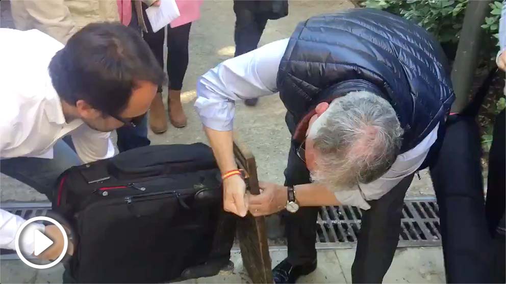 Josep Bou, candidato del PP a la Alcaldía en el Ayuntamiento de Barcelona, en el momento de los hechos @Twitter