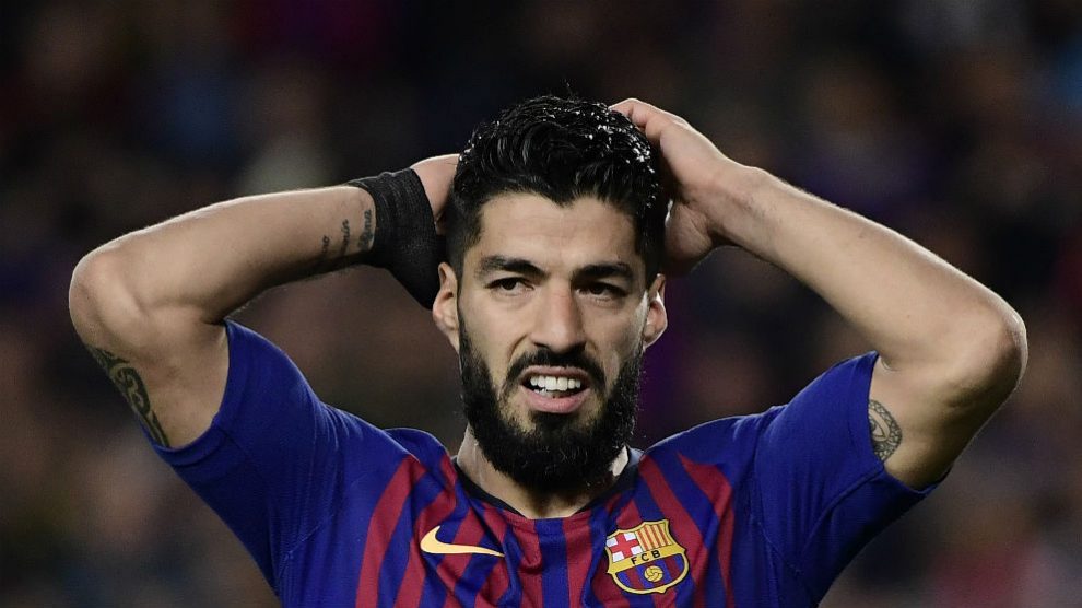 Luis Suárez se lamenta tras fallar una ocasión. (AFP)