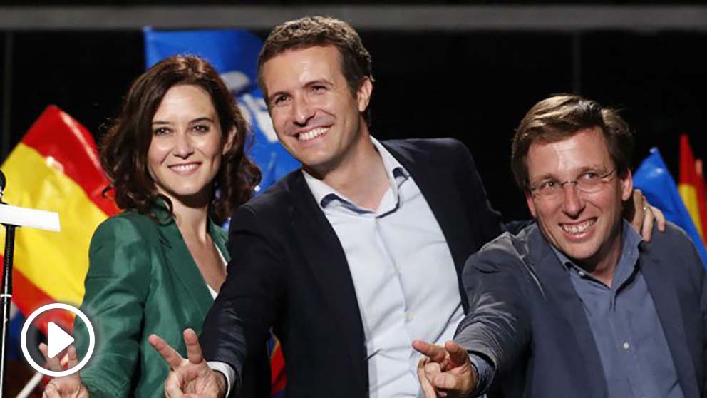 Casado, con Díaz Ayuso y Martínez-Almeida.