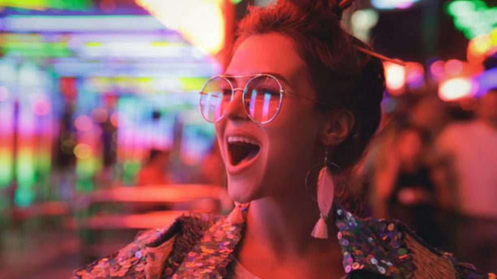 Cómo salir de fiesta tú solo y divertirte como nunca