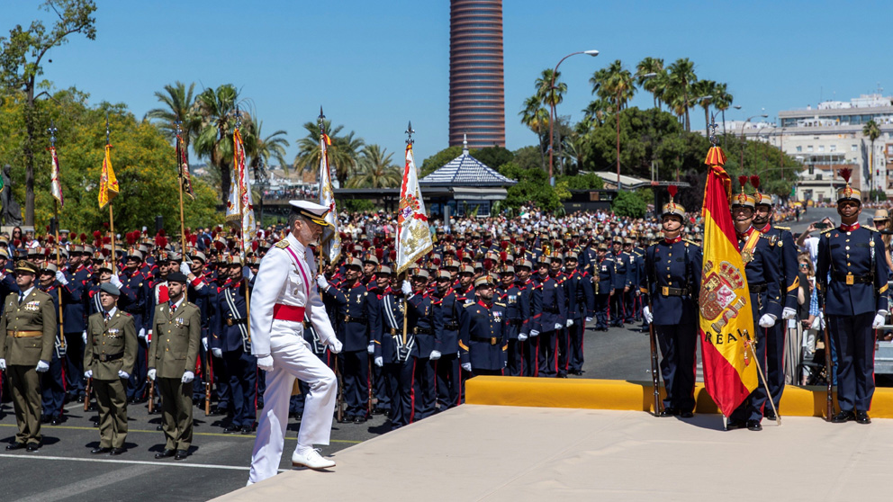 Día de las Fuerzas Armadas en Sevilla. Foto: EFE