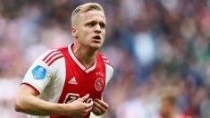 Van de Beek, en un partido del Ajax (Getty).