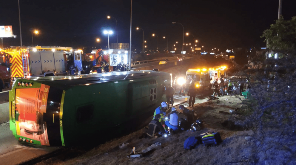 Accidente de autobus a la altura de Alcobendas. @Twitter