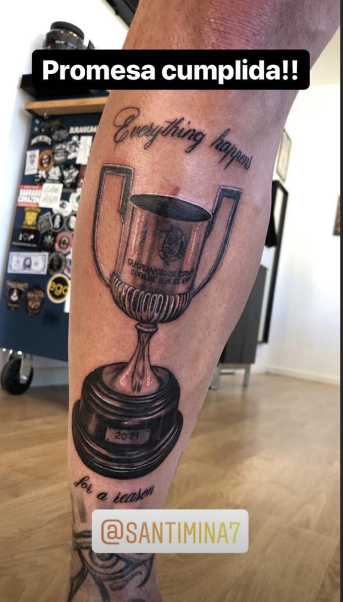 Santi Mina se tatúa la Copa del Rey