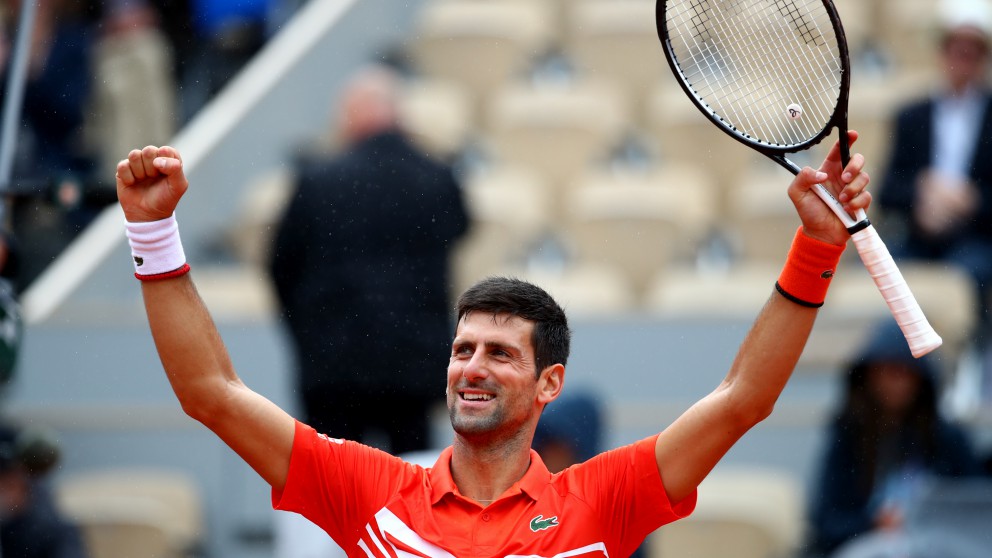 Djokovic celebra su victoria en Roland Garros. (Getty)