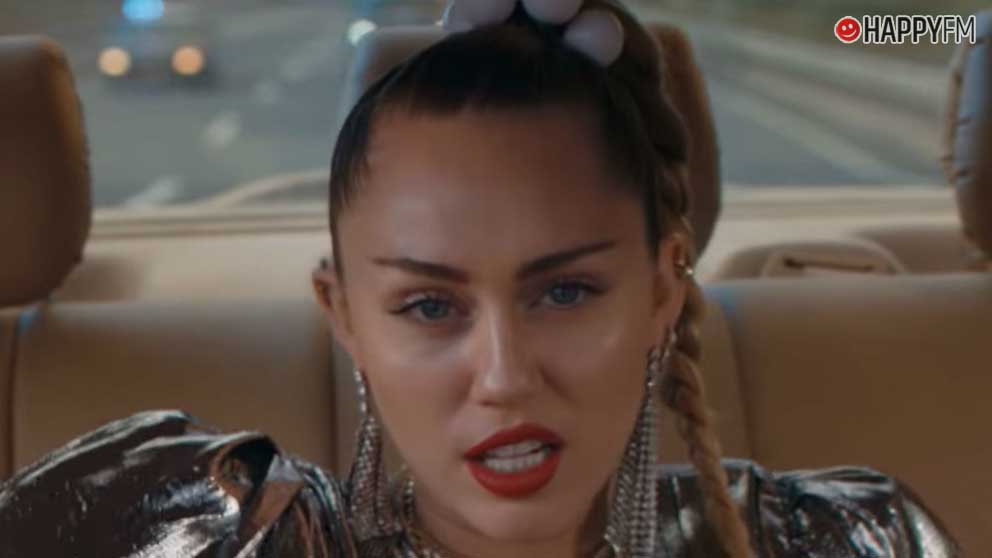 Miley Cyrus hace referencia a Ariana Grande