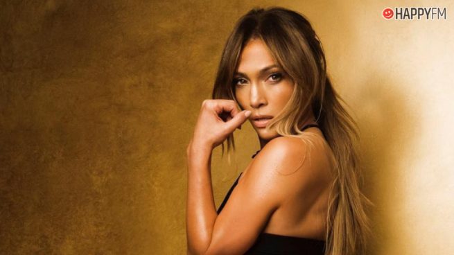Jennifer Lopez sorprende en Instagram con una imagen donde luce sus espectaculares abdominales
